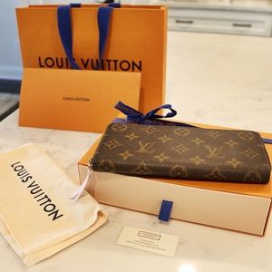 LOUIS VUITTON “Clemence” Wallet w/Pink Interior